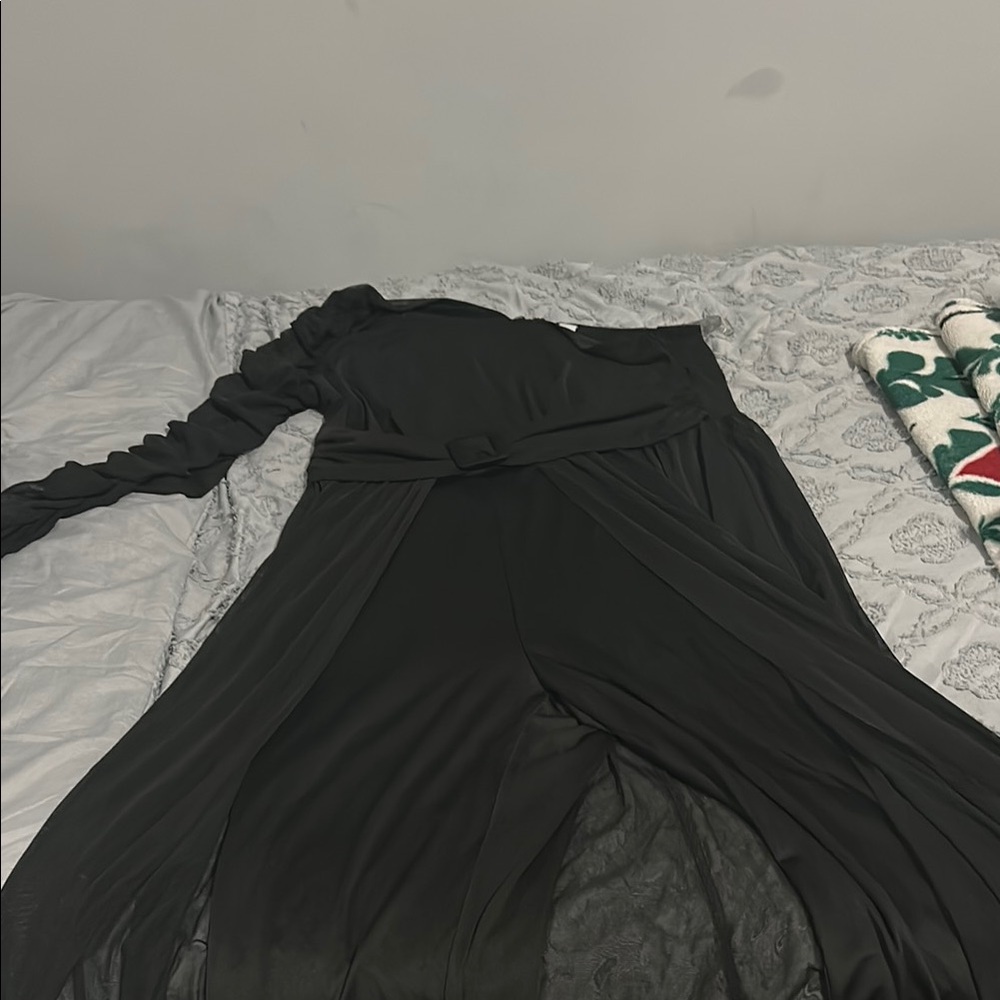 Chic Black Long-Sleeve Jumpsuit